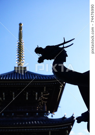 寺廟和神社三ma觀音和龍剪影 74476990