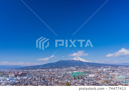 （靜岡縣）從清水町本莊山公園眺望的富士山和富士山東部 74477413