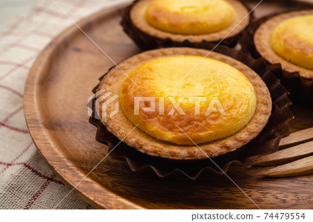 Cheese tart close-up 74479554