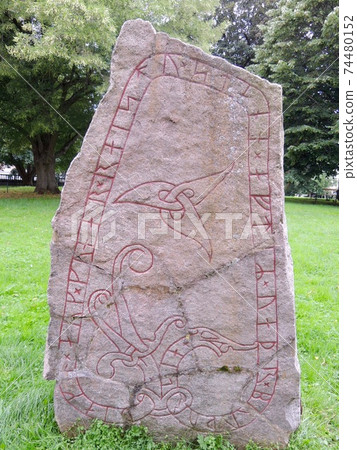 瑞典烏普薩拉的符文石碑 74480152