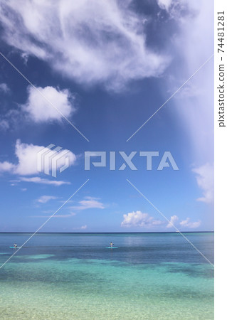 Okinawa Prefecture Motobu Town Bise Coast Emerald Green Sea kayaking experience sightseeing in the blue sea 74481281