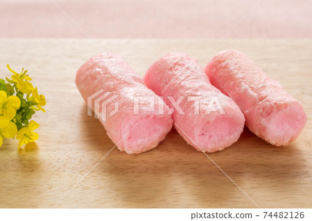 Sakura sticks and rape blossoms 74482126