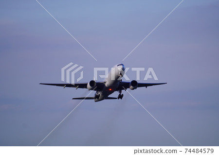 Triple Seven who took off at Haneda Airport Triple Seven who took off at Haneda Airport 74484579