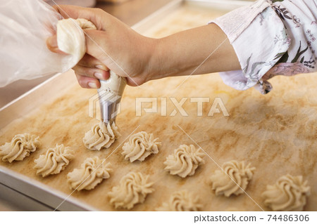 semprit cake. asian bite sized dessert semprit cake. asian bite sized dessert 74486306