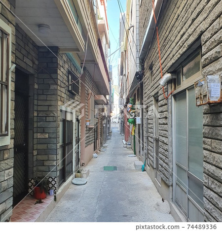 alley alley 74489336