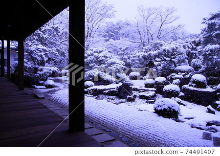 以雪園而聞名的京都明萬寺 74491407