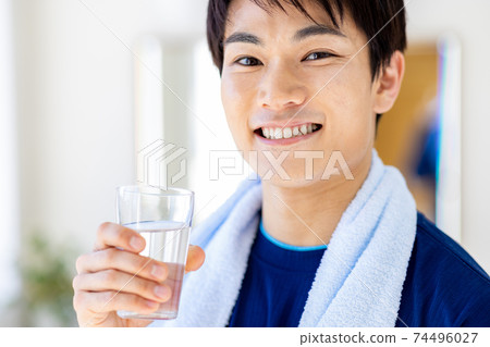 運動後補水 74496027