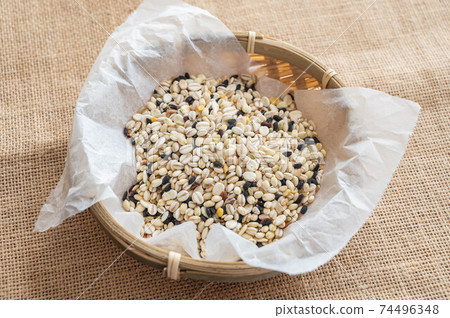 Domestic millet 74496348