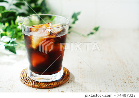 iced coffee 74497322