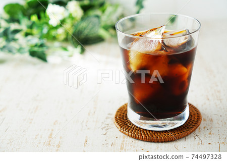 iced coffee 74497328