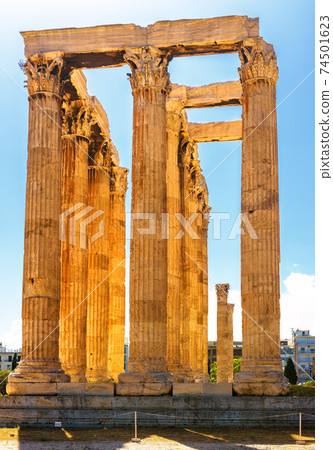 Zeus temple in Athens, Greece Zeus temple in Athens, Greece 74501623