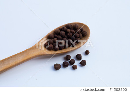 Allspice isolated on white background 74502200