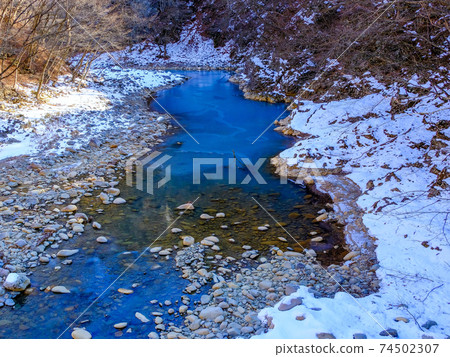 白雪河在嚴冬 白雪河在嚴冬 74502307