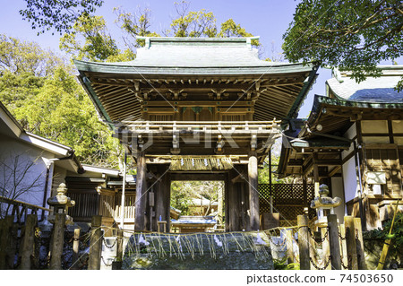 福岡的霸主Shikaumi Shrine Romon 福岡的霸主Shikaumi Shrine Romon 74503650