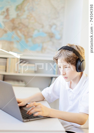 kid during online school 74504398
