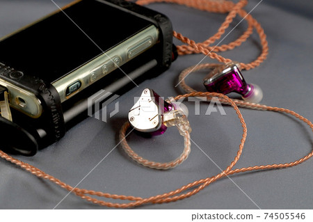 Wire earphones Wire earphones 74505546