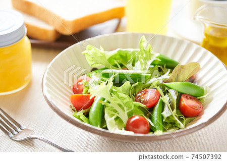 Large salad Large salad 74507392