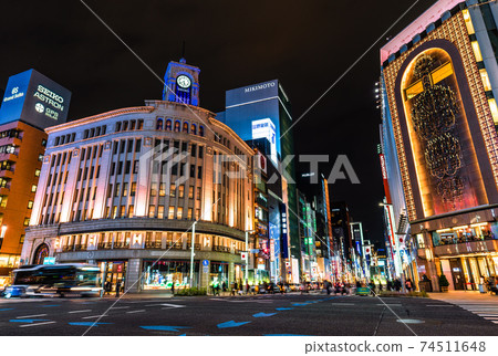Tokyo cityscape of Japan Declaration of emergency tomorrow decision. Most infected with 1591 people. The flow of cars etc. is constant ... = 6th, Ginza 74511648