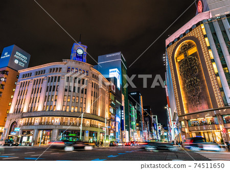 Tokyo cityscape of Japan Declaration of emergency tomorrow decision. Most infected with 1591 people. The flow of cars etc. is constant ... = 6th, Ginza 74511650