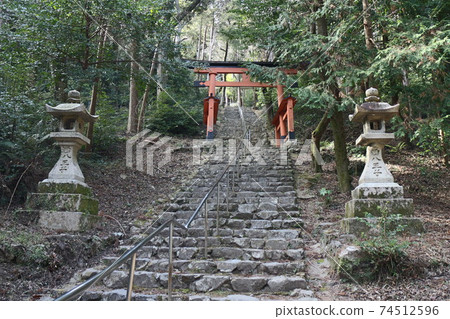 Wakayama Shrine Wakayama Shrine 74512596