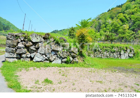 Remains of Rijin Castle Remains of Hirafuku Goten Mansion Remains of Uwagamimon Remains of Rijin Castle Remains of Hirafuku Goten Mansion Remains of Uwagamimon 74513324