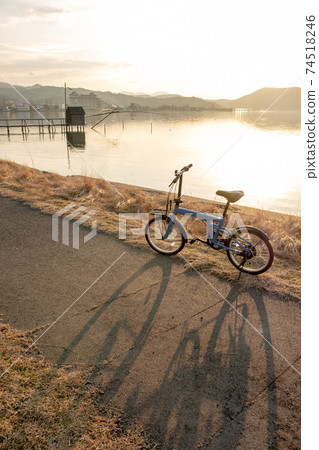 Lakeside dusk Cycling image (Togo Pond) 74518246