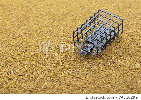 Metal case fish fishing feeder. Metal case fish fishing feeder. 74518299