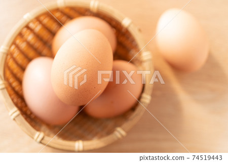Flat-bred chicken eggs Flat-bred chicken eggs 74519443