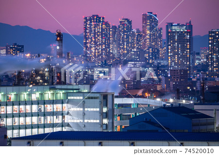 《神奈川》工廠夜景和城市夜景 《神奈川》工廠夜景和城市夜景 74520010