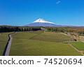 無人駕駛飛機拍攝白雪皚皚的富士山和空中茶園 74520694