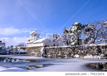 富山城堡廢墟公園在大雪中 74521654