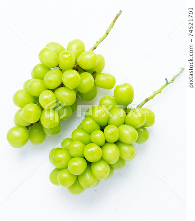 Fresh shine muscat 74521701