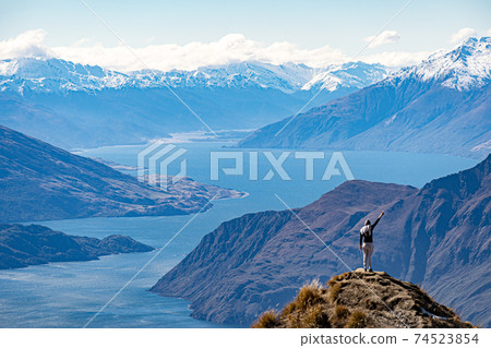 Lloyd's Peak Lloyd's Peak 74523854