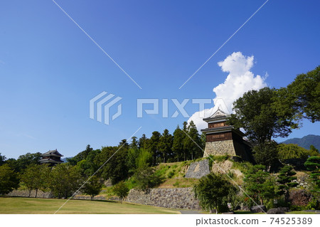 仲夏入雲和信州上田城（真田城） 74525389