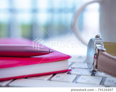 商業形象·筆記本·鍵盤·女性 74526897
