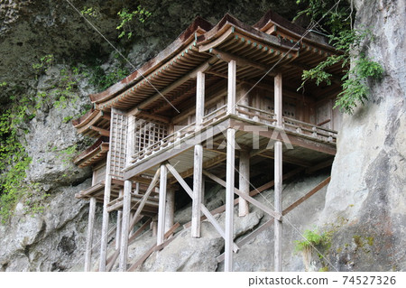 [National Treasure] Santokokusan Sanbutsuji Temple (Sanbutsu Temple) Introductory Hall (Okuin, Zao) 74527326