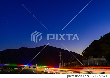 新的麻生大橋“重建的光之橋”照明照片，攝於2021年2月，日本，熊本縣南麻生市 74527871