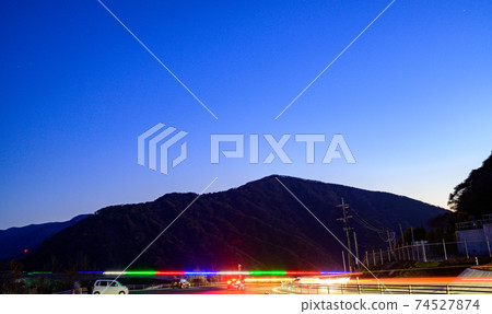 新的麻生大橋“重建的光之橋”照明照片，攝於2021年2月，日本，熊本縣南麻生市 74527874