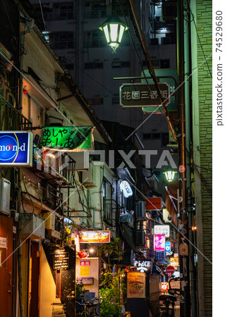 Shinjuku Golden Gai Kabukicho Afternoon Entertainment District Midnight City Center Night View Tokyo Bar Salaryman Tourists Shinjuku Golden Gai Kabukicho Afternoon Entertainment District Midnight City Center Night View Tokyo Bar Salaryman Tourists 74529680