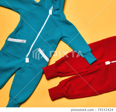 Fabric children fleece tracksuit store assortment 74531424