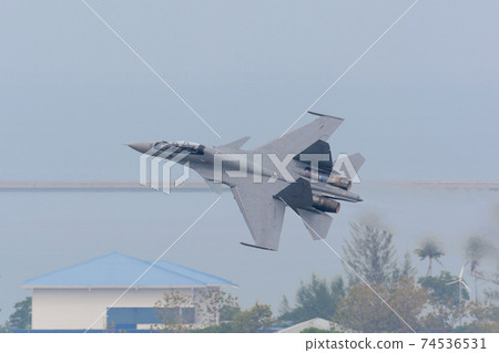 Royal Malaysian Air Force Sukhoi Su-30MKM Low-flying turn 74536531
