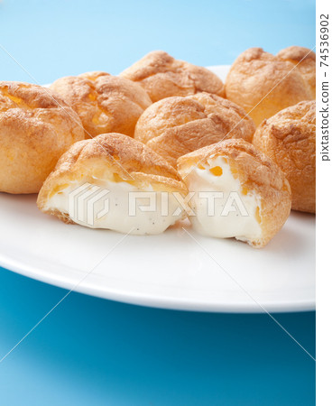 嬰兒奶油泡芙，美味的迷你鞋 74536902