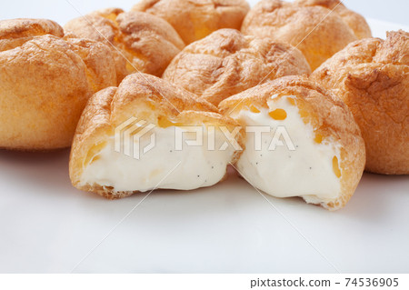Baby cream puff, delicious mini shoe 74536905