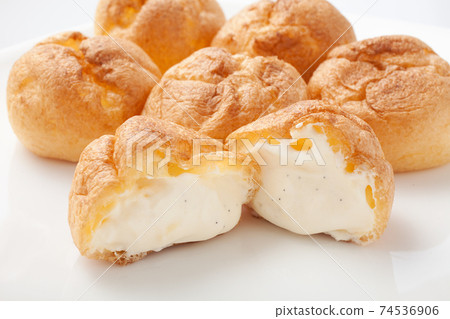 Baby cream puff, delicious mini shoe 74536906