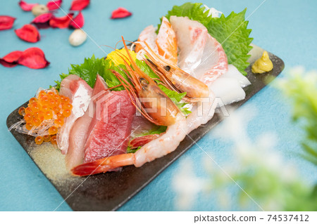 Assorted sashimi Assorted sashimi 74537412