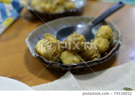 炒土豆和炸醬 炒土豆和炸醬 74538052