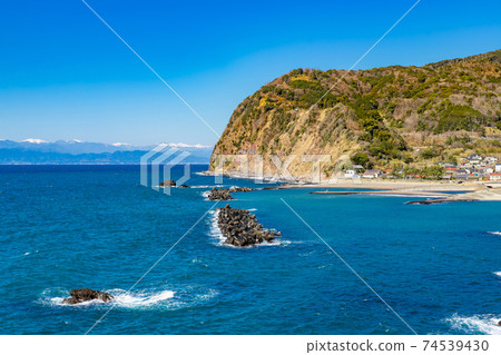Toi, Izu City, Shizuoka Prefecture, the coast seen from Tabibito Misaki Toi, Izu City, Shizuoka Prefecture, the coast seen from Tabibito Misaki 74539430