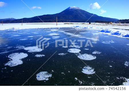 阿寒湖和奧坎達克山的冰泡 74542156