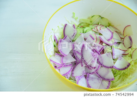 Cooking bright vegetables Cooking bright vegetables 74542994