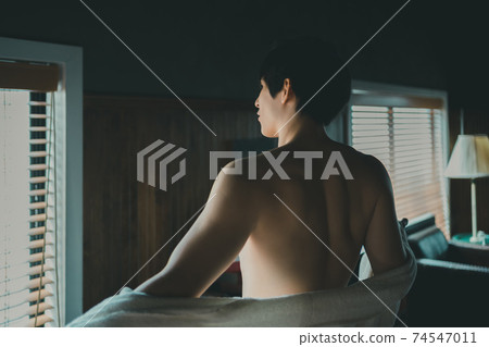 裸體在家 74547011